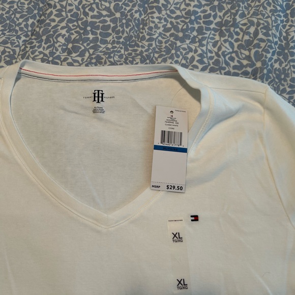 Tommy Hilfiger Women’s White V-Neck Tee NWT XL - Picture 4 of 5